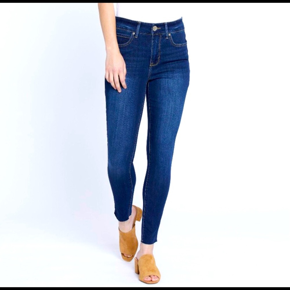 Seven7 Tummyless 4-D stretch jeans
